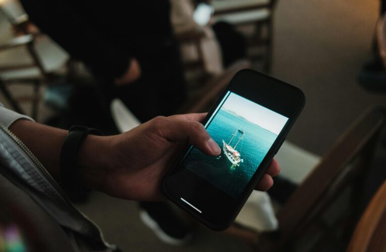 Mobile Trends: Creating Videos on the Go Using AI
