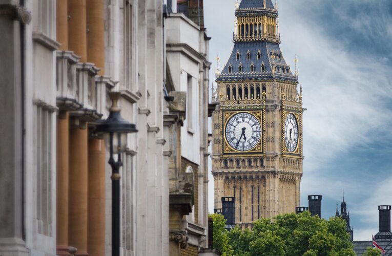 Study in the UK 2025: Courses, Visa Process, Costs & Student Life Explained