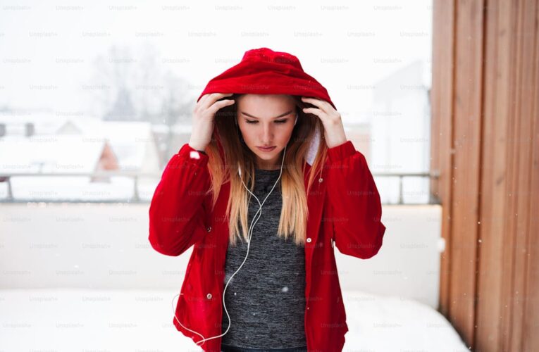 Why Synaworld Hoodies Are Winter Essential Item