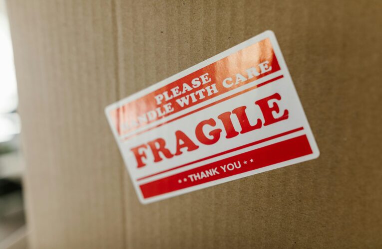 What is an Example of Fragile Goods and How Should They Be Labelled in the UK?