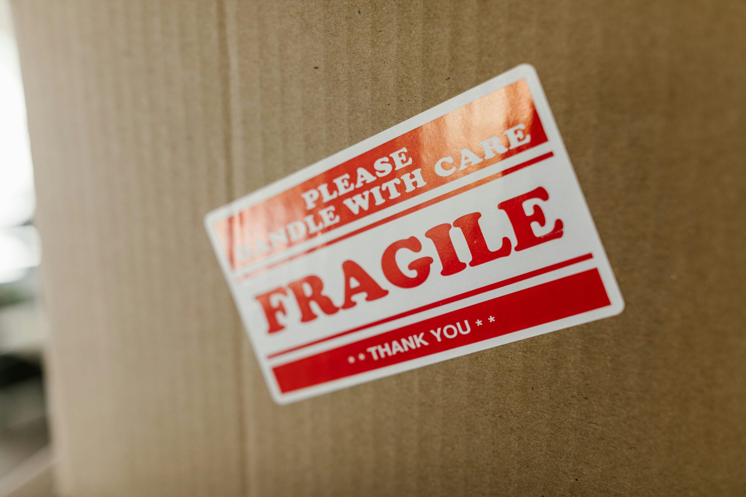 What is an Example of Fragile Goods and How Should They Be Labelled in the UK?