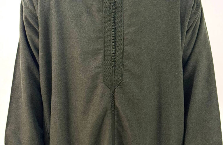 Discover the Djellaba: A Timeless Hooded Moroccan Thobe for Modern Men