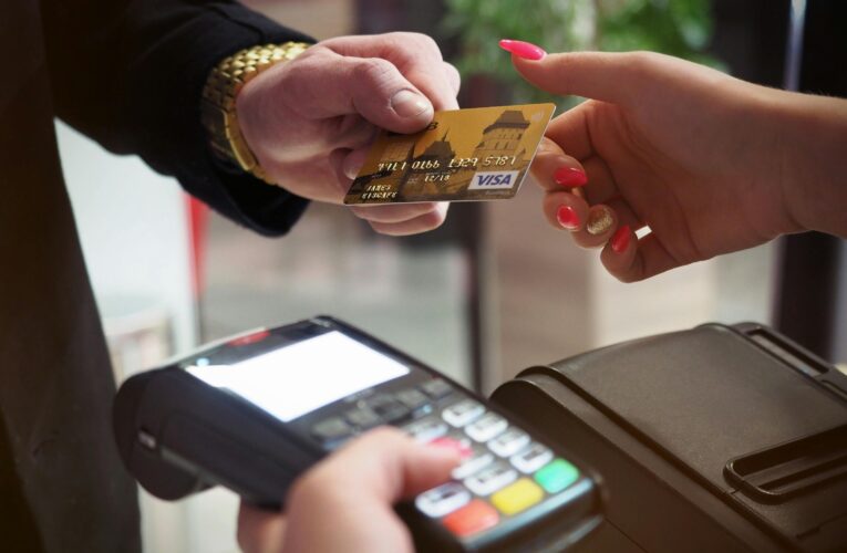 Best Credit Cards UK 2025 Top 5 Cards for Cashback, Travel & More
