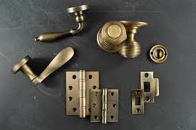 Antique Brass Door Handles vs Satin Brass: What’s the Difference?