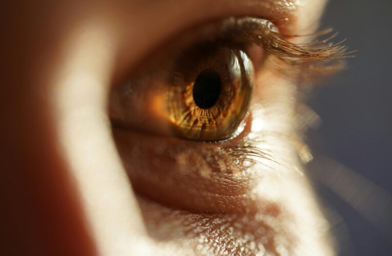 How Lens Replacement Surgery London Is Revolutionizing Vision Care for People Over 40