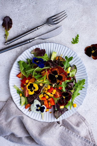 Edible Flowers: How to Decorate Dishes Beautifully (and Deliciously)