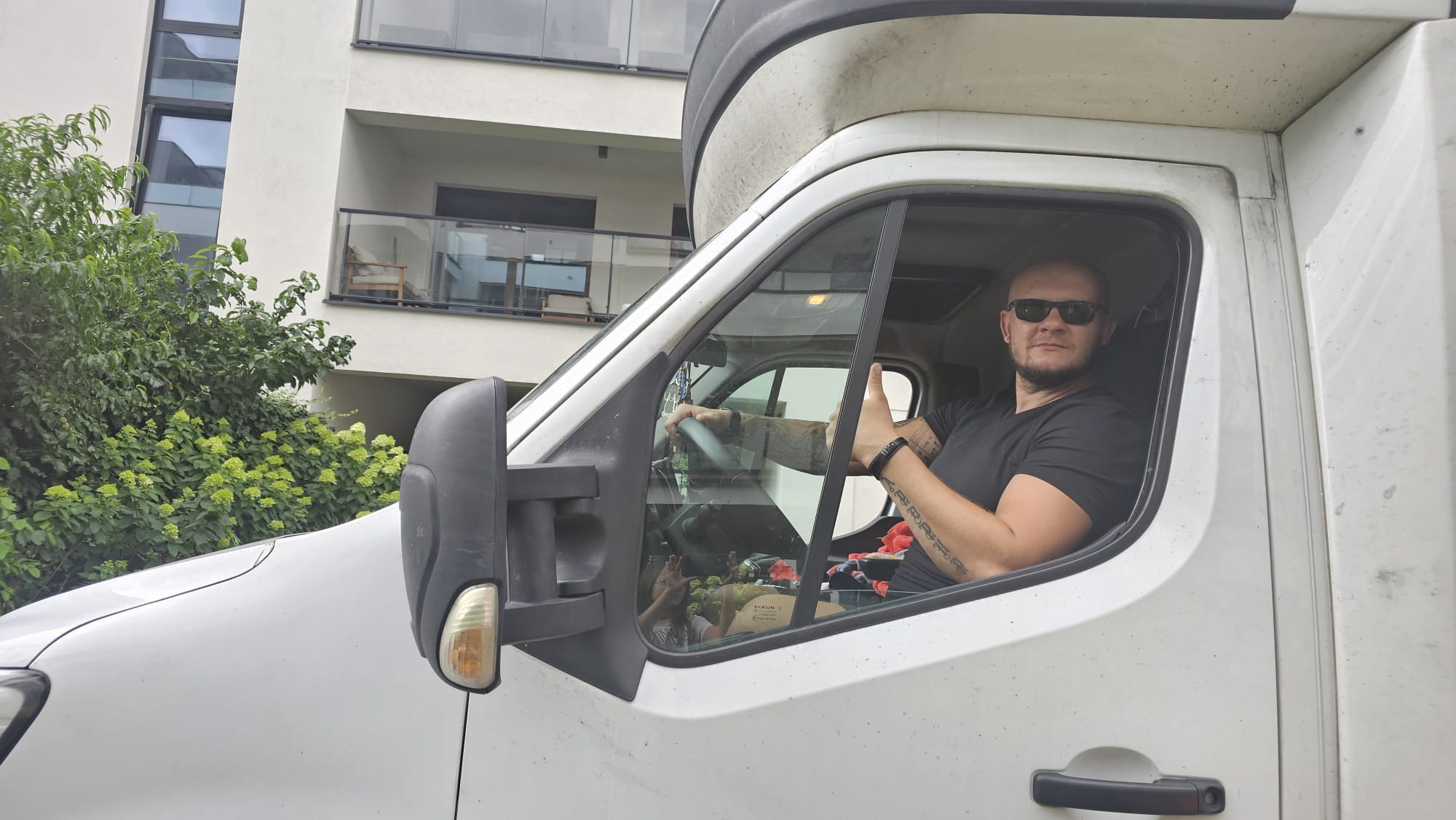 European Moving Service with VANonsite